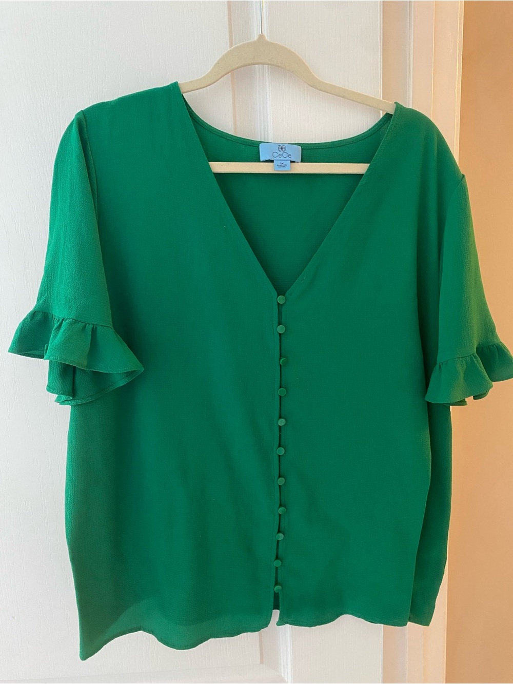 CeCe Emerald Green V-Neck Button-Front Ruffle Sleeve Blouse